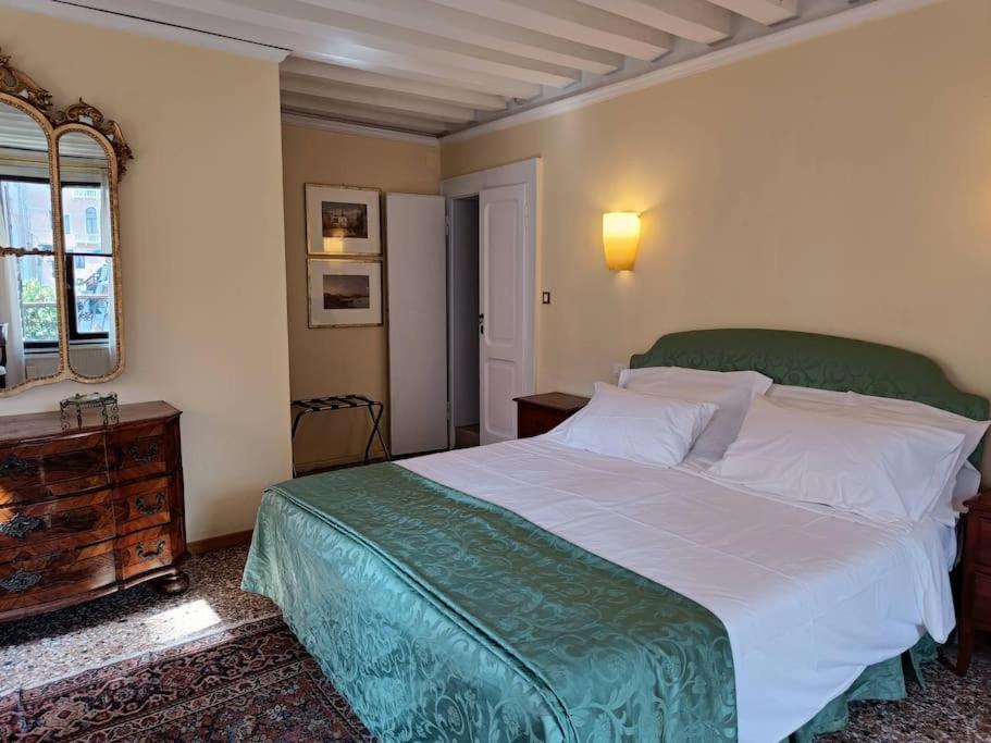 Palazzo Querini Accademia Apartment