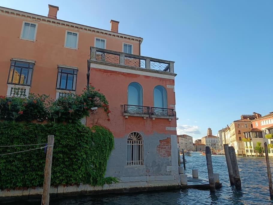Palazzo Querini Accademia Apartment *